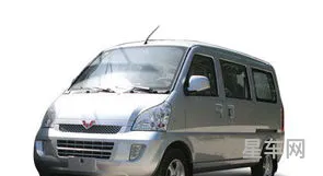 五菱荣光7座(五菱荣光七座面包车价格表)