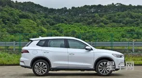 宋pro混动版落地价(比亚迪宋油电混合2023款轿车)