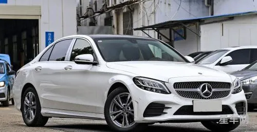 奔驰c260和c200的区别(最新奔驰20万左右)