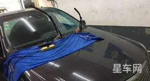 车玻璃裂缝怎样修复(汽车玻璃修复多少钱一次)