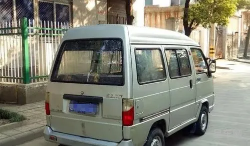 1万多一2万的面包车(五菱清仓2万以下新车)