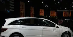 奔驰r级车(奔驰r350多少钱一辆最新款)